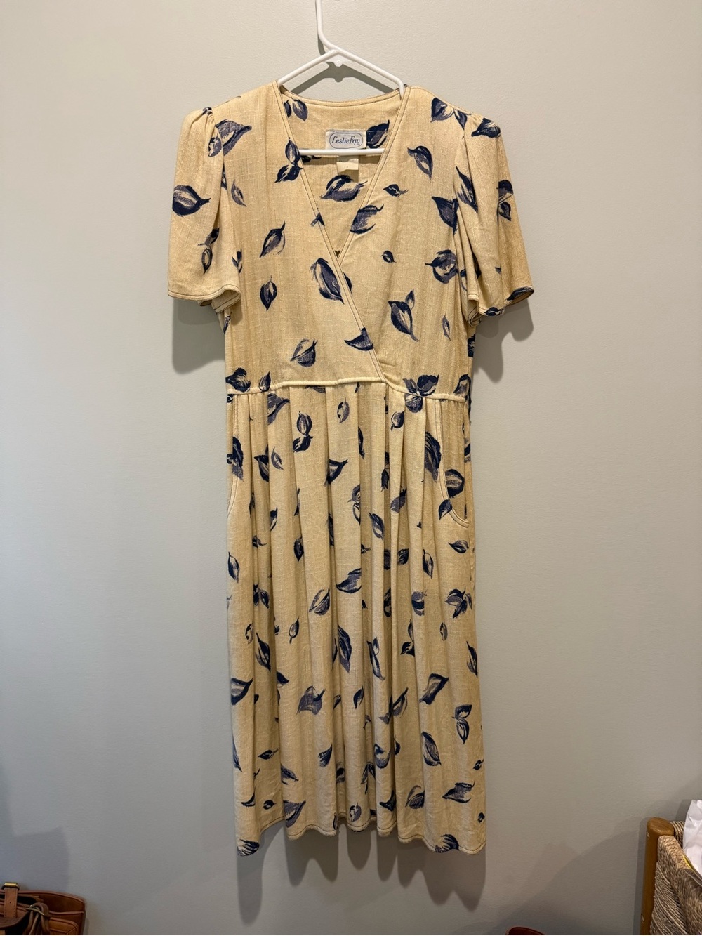 Vintage Leslie Fay Blue Leaf Print Midi Dress W/ Union Tag- Cream & Navy Sz 10 - Picture 2 of 10